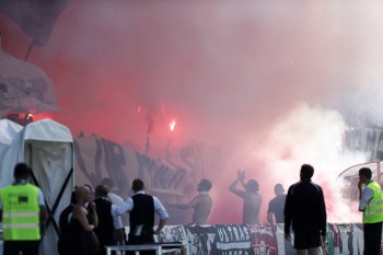 Pyrotechnik hat - egal wie schön sie vermeintlich aussehen mag - in Fußballstadien nichts verloren.
