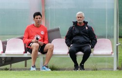 Sportdirektor Bruno Hübner und der frühere Eintracht-Trainer Armin Veh