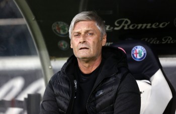Muss wieder experimentieren - Trainer Armin Veh.