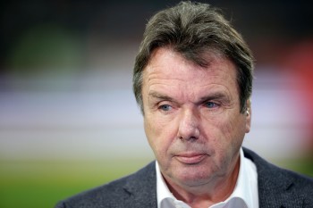Eintracht-Vorstandschef Bruchhagen hofft, dass die Bayern der Zentralvermarktung weiter zustimmen.