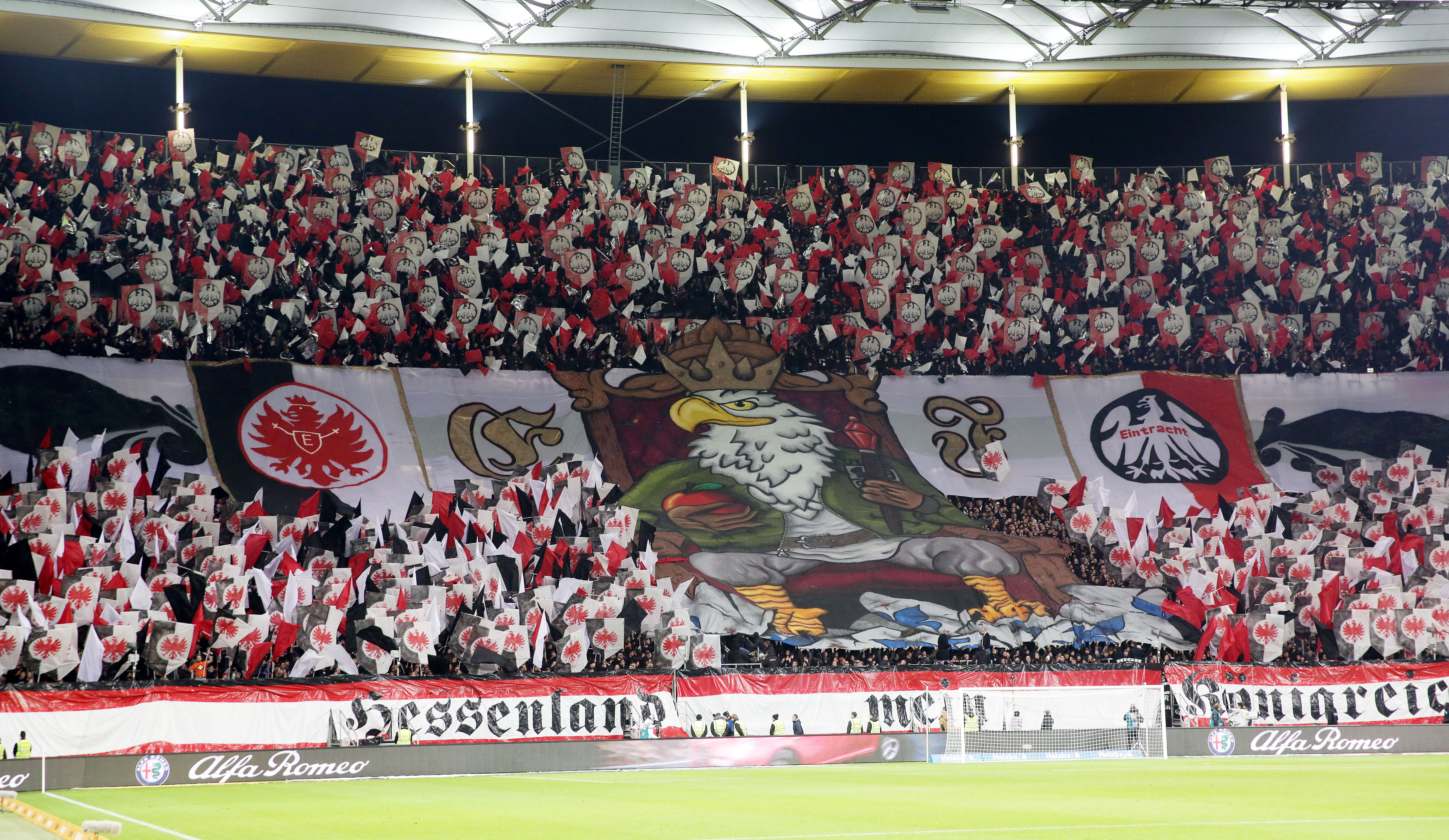 Auch die tolle Choreo konnte die Eintracht-Niederlage gegen Darmstadt nicht verhindern.