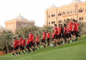 Die Diskussion um Trainingslager im Nahen Osten erreichen eine neue Stufe.
