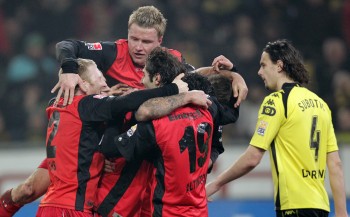 Daran denkt Franz noch heute gern zurück: Der 3:2-Sieg in Dortmund - hier wurde der Siegtreffer von Alex Meier bejubelt