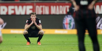 David Abraham enttäuscht nach dem Schlusspfiff.