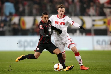 Marco Fabián im Duell mit dem Kölner Yannick Gerhardt
