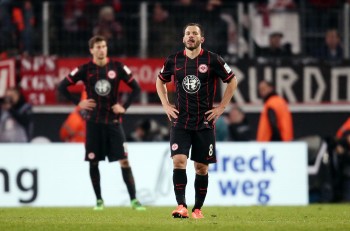 David Abraham und Szabolcs Huszti nach dem 1:3 in Köln
