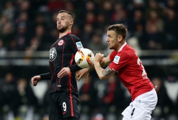 Haris Seferovic sucht weiterhin nach der Form, die ihn anfangs zum Publikumsliebling in Frankfurt aufsteigen lie&szlig;.