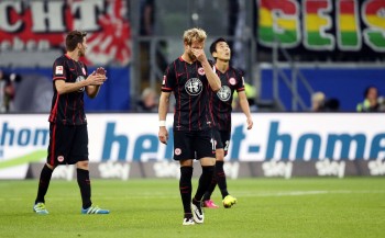 Stefan Aigner enttäuscht nach dem Gegentor zum 0:1.