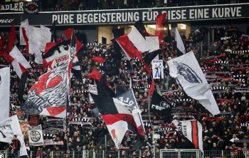 Die Fans konnte auch Bruchhagen nicht immer zähmen...