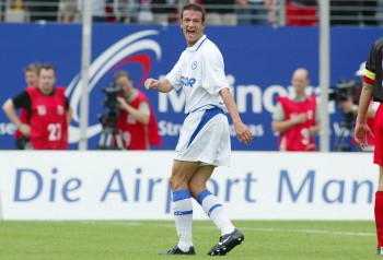 Fredi Bobic im Jahre 2003 im Trikot von Hertha BSC Berlin.