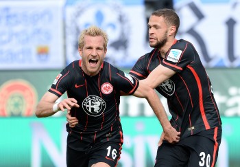 Stefan Aigner kann sein Glück nach seinem zweiten Saisontreffer kaum fassen.
