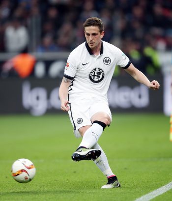 Bastian Oczipka will bei der Eintracht wieder bessere Leistungen zeigen.