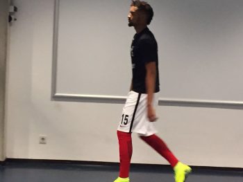 Wurde bereits vor dem Testspiel gegen Celta de Vigo im Kabinentrakt gesichtet: Neuzugang Michael Hector