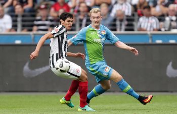 Jesus Vallejo im Duell mit Julian Brandt