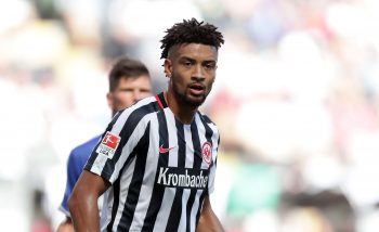 Michael Hector muss gegen Bayer 04 Leverkusen noch einmal zuschauen.