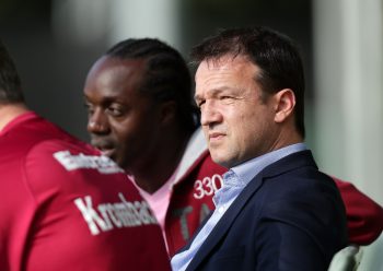 Halten die Augen nach neuen Spielern für die Eintracht auf: Ben Manga und Fredi Bobic.
