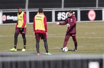 Michael Hector (v.l.) oder Marco Russ, wen lässt Kovac auf die Hasebe-Position?