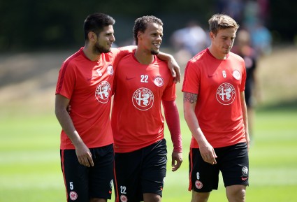 Diese drei werden möglicherweise gegen den VfB Stuttgart die Abwehr bilden: Zambrano, Chandler und Oczipka