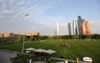 Unter der Sonne der Vereinigten Arabischen Emirate wird sich wieder auf die Rückrunde vorbereitet.