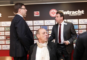 Rückten nach dem Abstieg 2011 enger zusammen und strukturierten den Verein um. Axel Hellmann (li.) und Heribert Bruchhagen (re.).