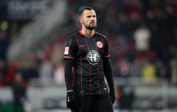 Haris Seferovic hängt momentan bei der Eintracht durch. Dennoch möchte Bruno Hübner den Vertrag verlängern.
