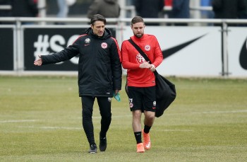Trainer Niko Kovac (links) wird voll auf Marc Stendera bauen - und dafür auf Marco Fabián verzichten?