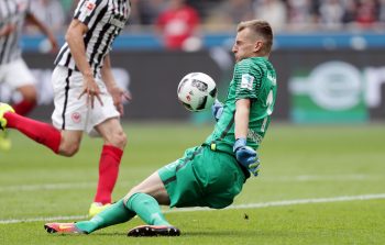 Lukas Hradecky: Konnte sich auch gegen Bayer 04 Leverkusen im 1-gegen-1 auszeichnen.