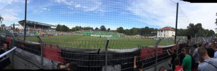 Herrliche Stimmung im Alfred-Kunze-Sportpark in Leipzig. Zwischenzeitlich feuerten die Fankurven die jeweils gegnerische Mannschaft an.