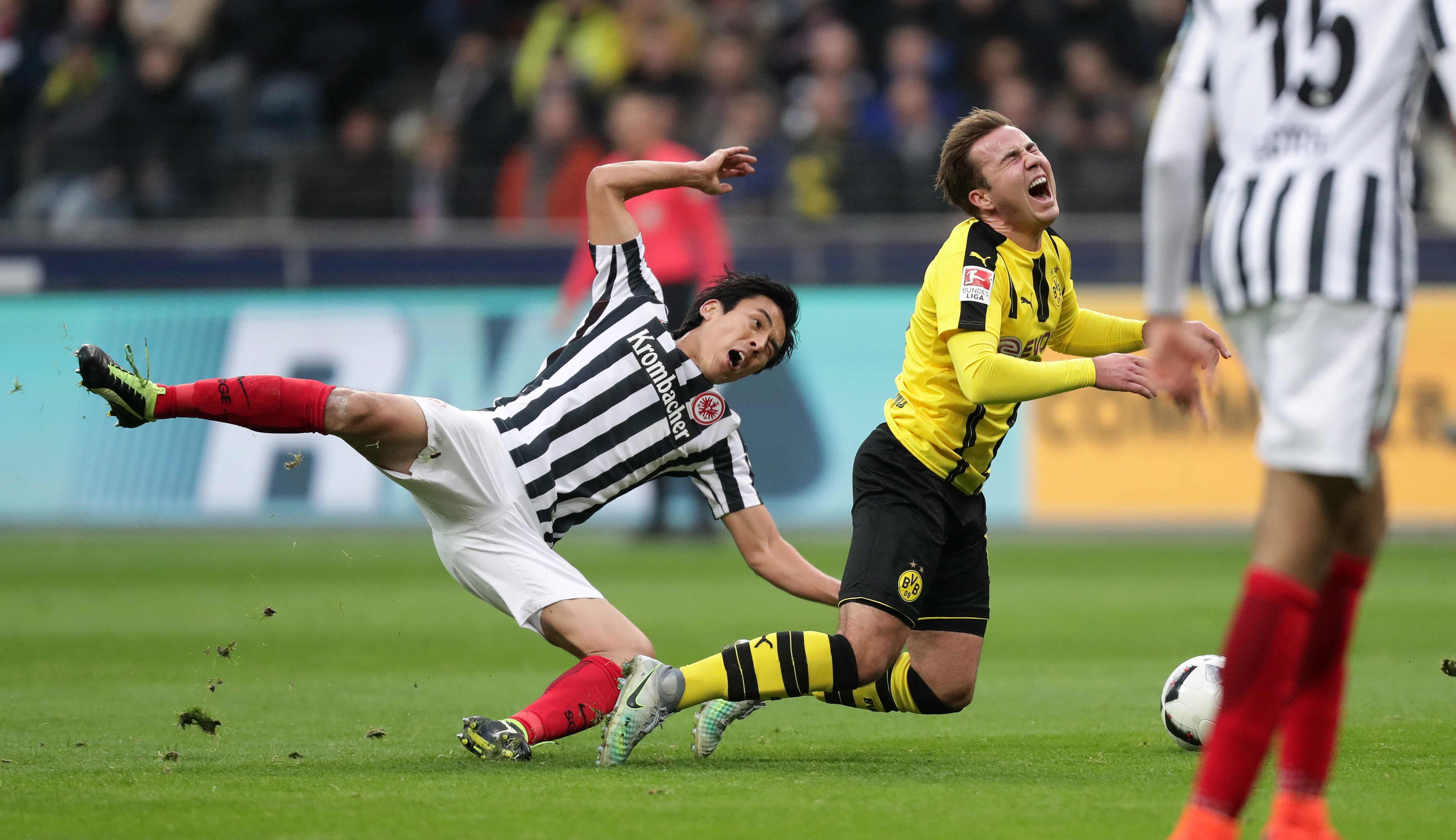 Schlusspfiff Eintracht Frankfurt besiegt Dortmund 21 SGE4EVER.de