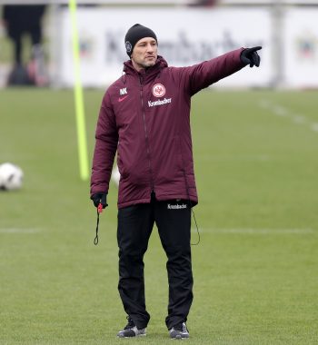 Eintracht-Trainer Niko Kovac gibt im heutigen Training die Richtung vor.