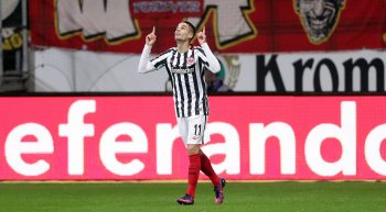 Mijat Gacinovic bejubelt seinen 1:0-Siegtreffer gegen den 1. FC Köln.