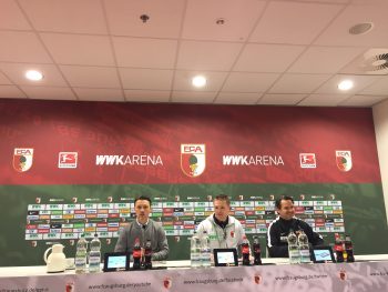 Trainer Niko Kovac ist mit dem Punkt in Augsburg zufrieden.