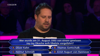 Jay-Jay Okocha hat es gestern in die Quizshow "Wer wird Millionär?" geschafft (Quelle: RTL Now).