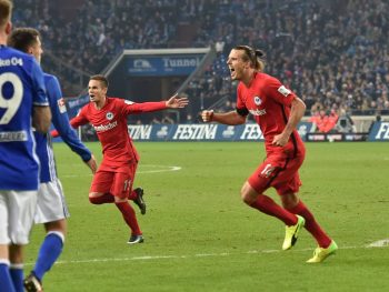 Alex Meier trifft zum 1:0 für die Eintracht. Der Treffer aus der 33. Minute reicht zum Sieg auf Schalke. (Foto: Imago/Team)