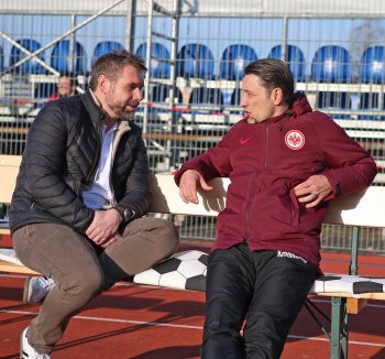 Bernd Hollerbach (li.) und Niko Kovac (re.) kennen sich aus gemeinsamen HSV-Zeiten. (Foto: Imago/Jan Huebner)
