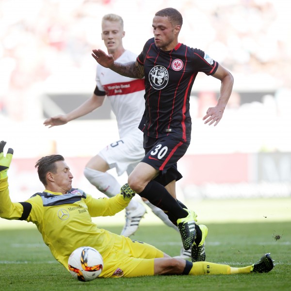 VfB-Torhüter Tyton foult Luc Castaignos