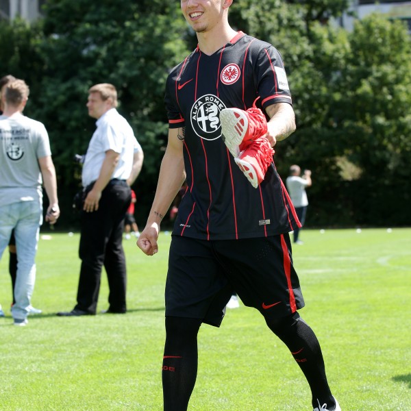 Sonny Kittel steht nach seinem Kreuzbanriss wieder eauf dem Platz!