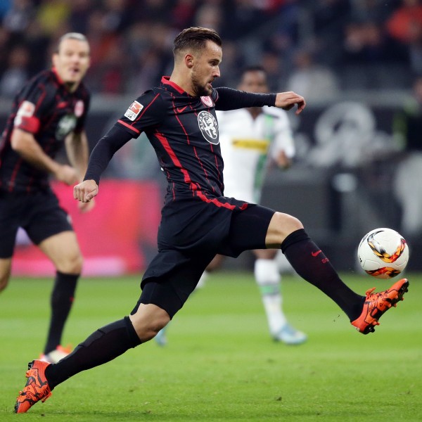 Die Gladbacher Mannschaft liegt der Eintracht.