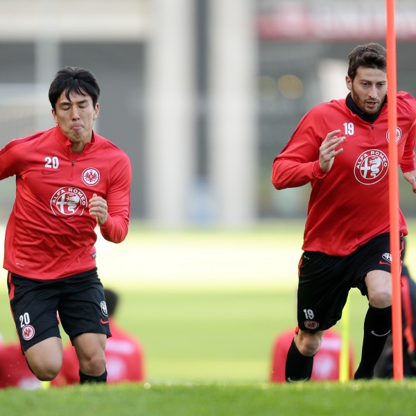 Musste das Training frühzeitig abbrechen. Innenverteidiger David Abraham (re.).