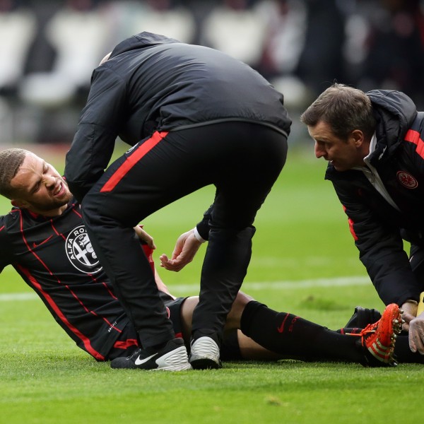Luc Castaignos musste verletzt ausgewechselt werden