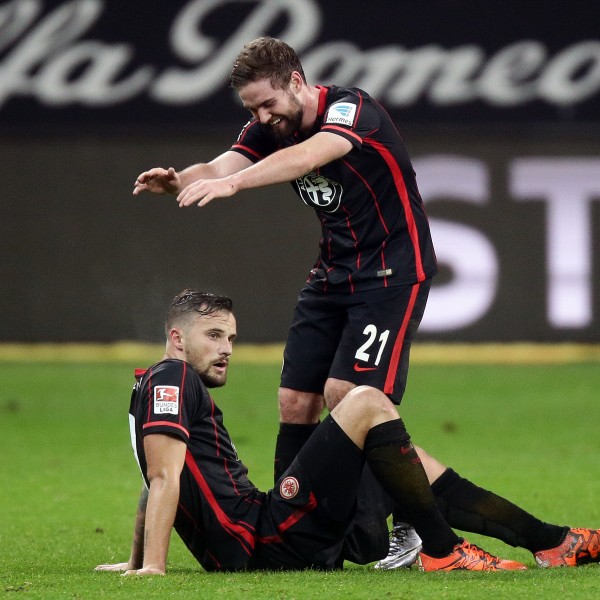 Der eine - Marc Stendera - freut sich, der andere - Haris Seferovic - hadert mit seinen vergebenen Chancen