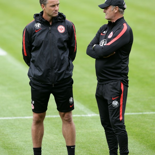 07.09.2015, Fussball, 1. BL, Training Eintracht Frankfurt. Trainer Armin Veh (re.), Alexander Schur (Co-Trainer). Foto: Heiko Rhode, Bad Homburg ***WWW.FOTO-RHODE.DE*** FON 0172-6703266