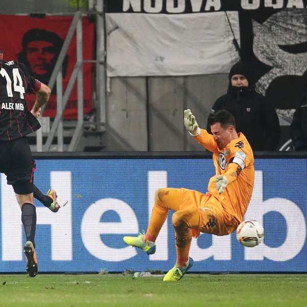 Alex Meier lässt Benaglio beim 3:2 keine Chance