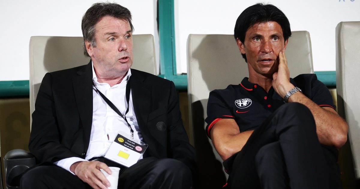 Stress pur in der Bundesliga? Hier zumindest wirken Heribert Bruchhagen (li.) und Sportdirektor Bruno Hübner (re.) einigermaßen entspannt.