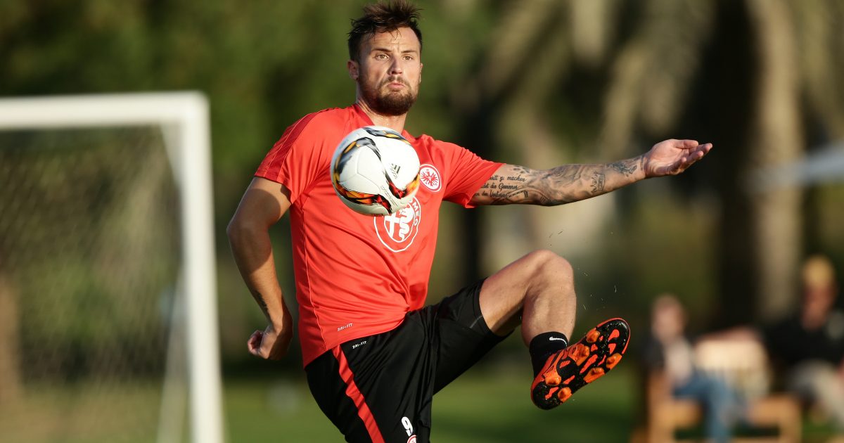 Darf endlich wieder mitwirken und gegen den Ball treten. Stürmer Haris Seferovic.