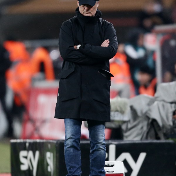 Nachdem Huub Stevens letzte Woche sein Amit niederlegte, ist Armin Veh der aktuell älteste Bundesligatrainer.