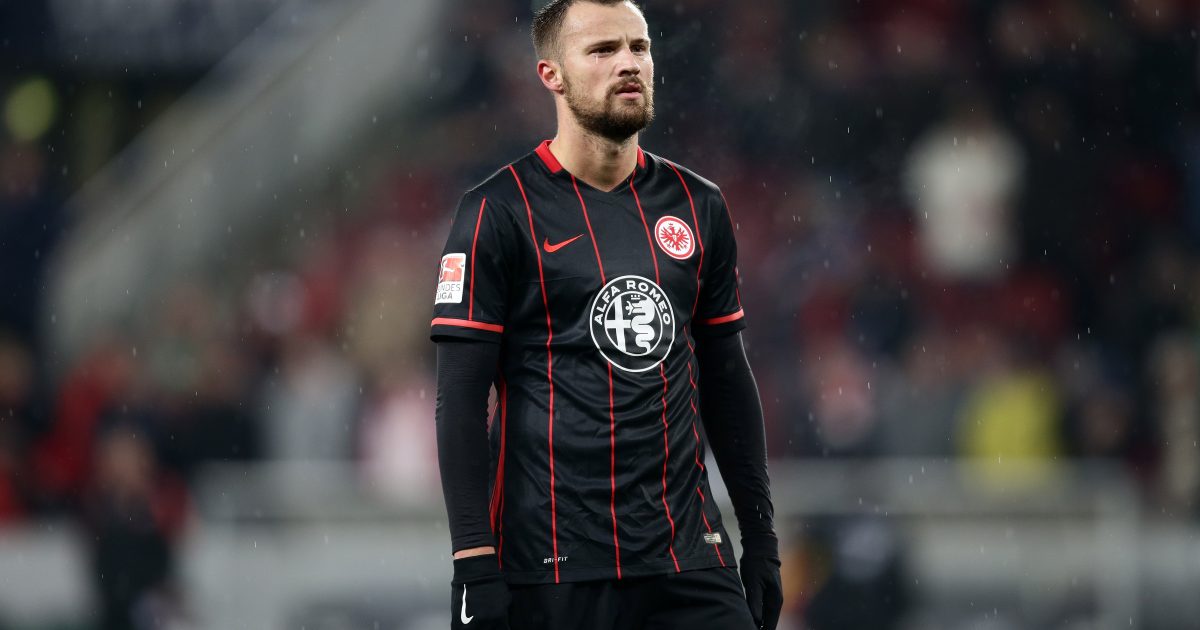 Haris Seferovic hängt momentan bei der Eintracht durch. Dennoch möchte Bruno Hübner den Vertrag verlängern.