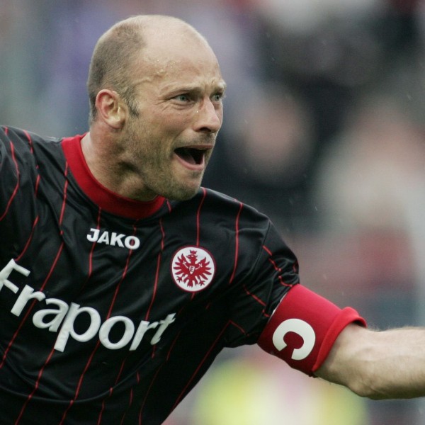 Feierte mit der Eintracht 2005 den Aufstieg in die Bundesliga: Arie van Lent
