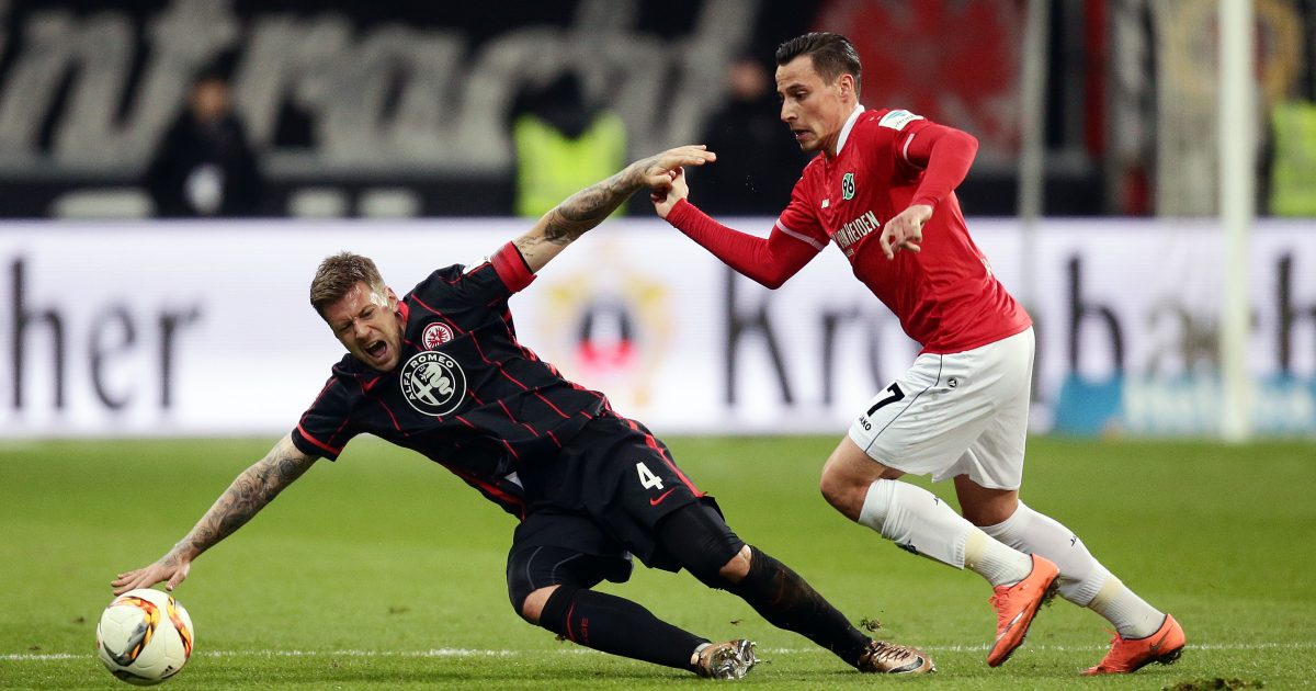 Marco Russ im Zweikampf mit Edgar Prib