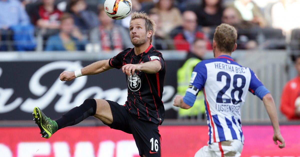 Das Hinspiel gegen die Hertha war ebenfalls Bestandteil einer Englischen Woche. Damals holte die Eintracht um Stefan Aigner (l.) nur zwei Punkte.